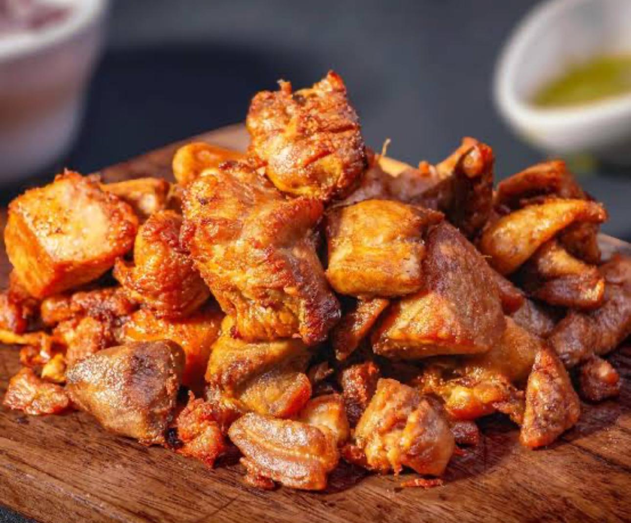 Masa de cerdo frita suave y jugosa — soft, juicy fried pork
