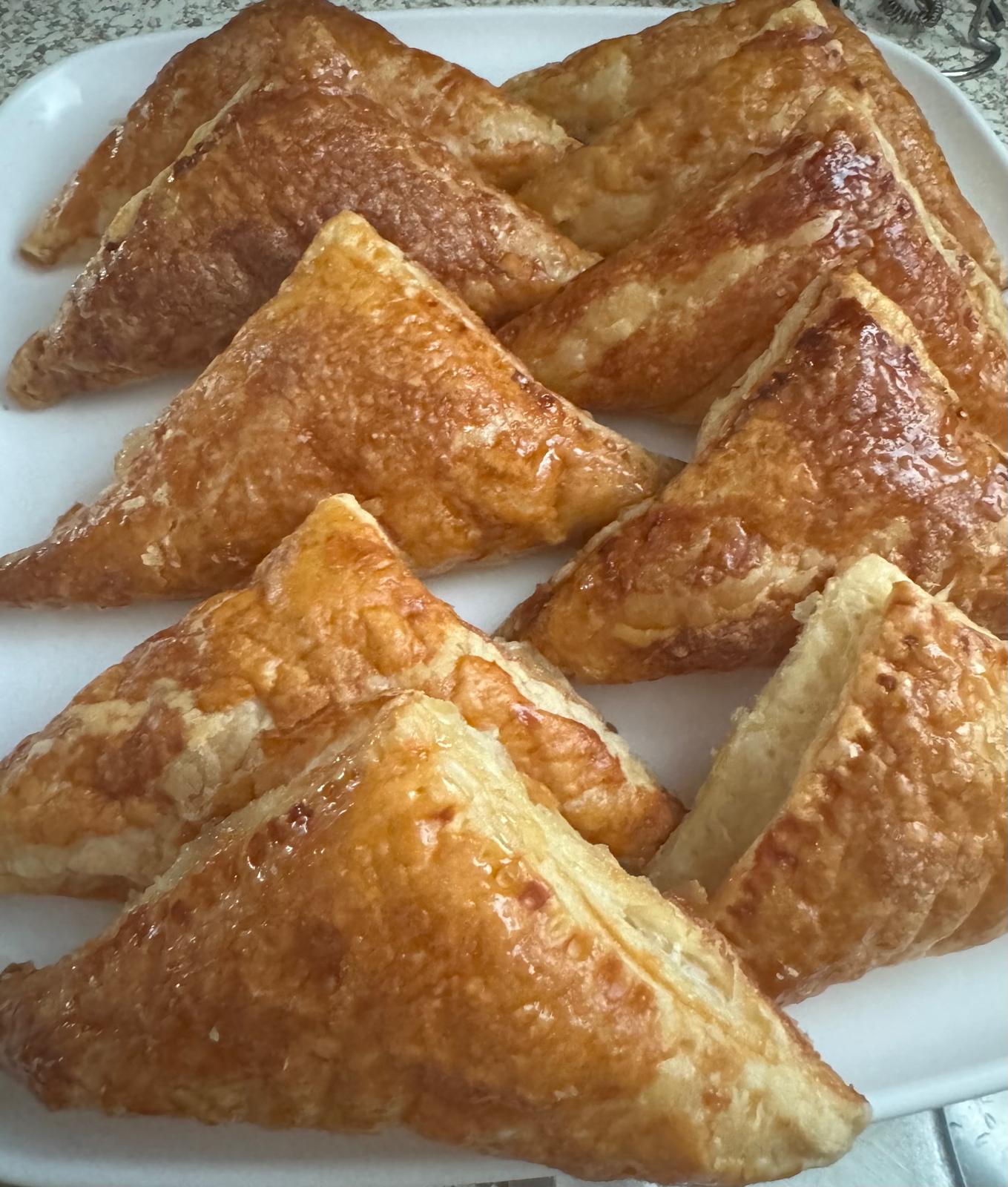 Flaky guava pastelitos